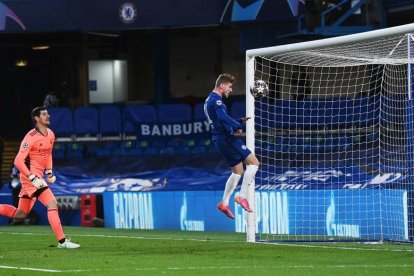 Werner marca el 1-0 ante la impotencia de Courtois y Sergio Ramos.