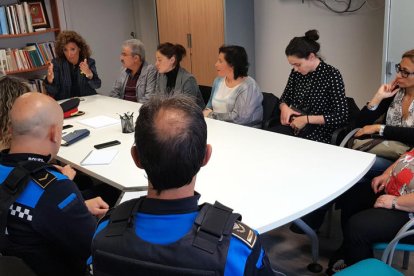 Reunión de los comerciantes con la Paeria, Urbana y Mossos.