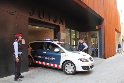 Los Mossos D'Esquadra han trasladado al acusado al juzgado de Balaguer.