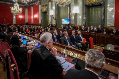 Los condenados por el 1-O en el juicio, desde la bancada de la Fiscalía, la Abogacía del Estado y Vox.