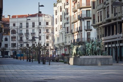 Carrers buits ahir a Pamplona.