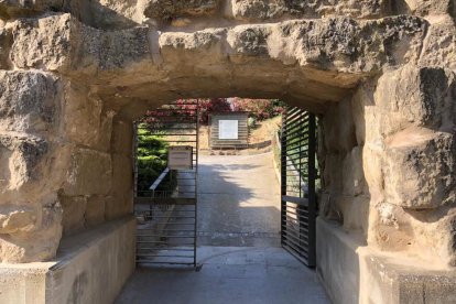 Acceso a la zona del Castell Formós de Balaguer. 