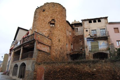 Un dels habitatges del centre de Talarn.