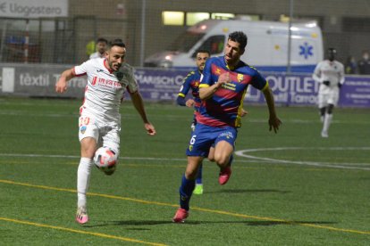 Álvaro, en una acción del partido de ayer ante el Llagostera.