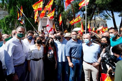 Abascal, con la plana mayor de Vox, el pasado mes de junio.