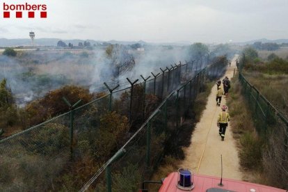 L’incendi al costat de la Ricarda va afectar ahir 600 metres quadrats.