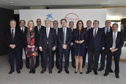 Representantes de Caixabank y Foment, con el leridano Gardeñes.