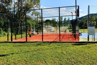 Imagen de las nuevas pistas de padel de Vilaller. 