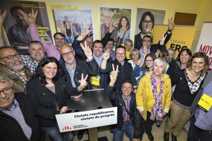 ERC va celebrar la victòria al seu local, situat al cèntric carrer de Santa Anna.