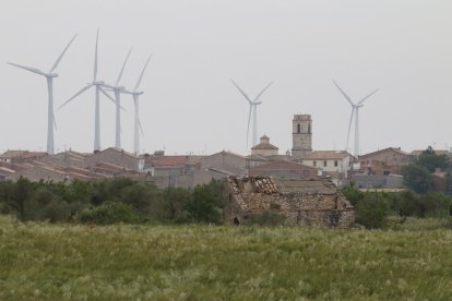 Molinos en el entorno de Almatret, donde se prevén más parques.