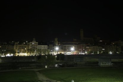 La Seu Vella, el Palau de la Paeria y el Pont Vell, ayer a oscuras.