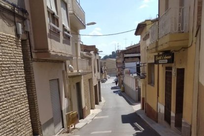 La calle Trullets, en el centro urbano de Almenar.