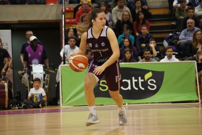 Laura Peña, en un partit d’aquesta temporada amb el Sant Adrià.