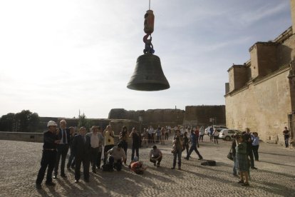 La Mònica se descolgó de la torre de la Seu Vella en mayo de 2014 con gran expectación.