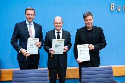 Christian Lindner, Olaf Scholz  y Robert Habeck.