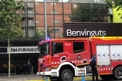 Imagen de los Bomberos y la Guardia Urbana en el lugar.