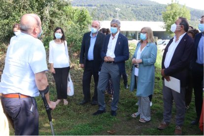 El conseller de Salud, Josep Maria Argimon, ayer en Olot durante la presentación del nuevo plan. 