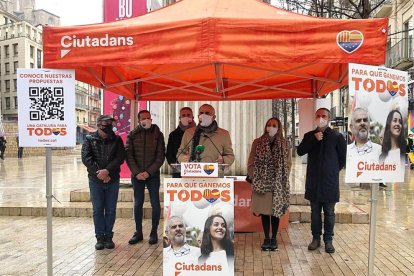 Carlos Carrizosa ahir a la plaça Sant Joan de Lleida.