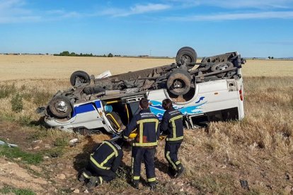 Cinco niños heridos leves en el vuelco de un autobús escolar en Daimiel