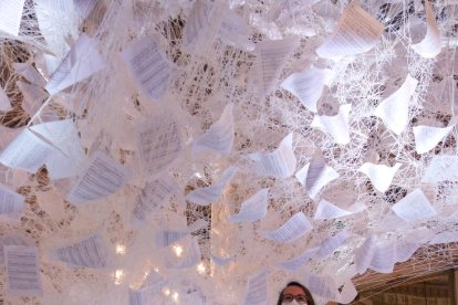 ‘Last hope’, la instalación de Chiharu Shiota en el Teatre del Liceu.