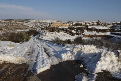 Imagen de una carretera cubierta de nieve en Aspa. 