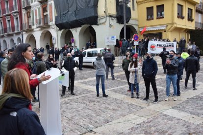 Concentración de protesta en un acto de Vox en la Seu