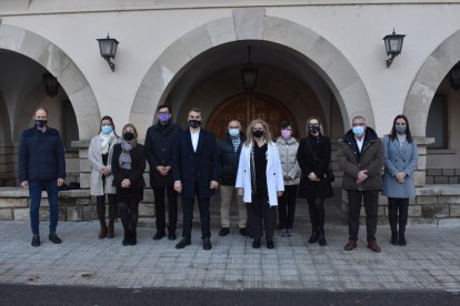 La consellera Cervera visita la residencia de Torres de Segre