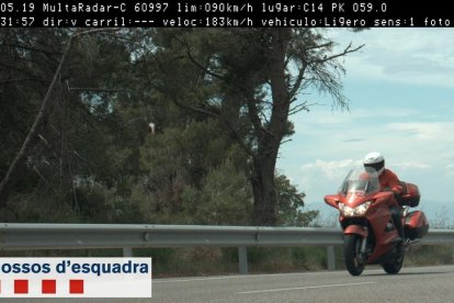 Imatge del radar de velocitat amb el motorista a 183 km/h