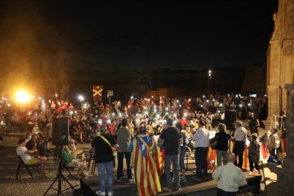 Talarn, Pueyo, Vilagrà i Solé, després de l’ofrena floral.