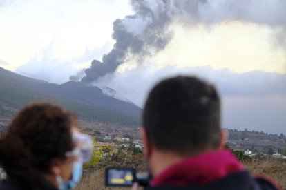 Els científics creuen que és aviat per parlar del final de l'erupció