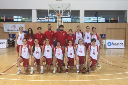 Las jugadoras y el staff técnico del Ekke CB Lleida que disputará la fase de ascenso estatal.