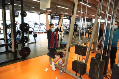 Usuarios en el gimnasio Trèvol a finales de noviembre.