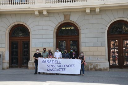 Minuto de silencio en Sabadell el sábado tras otro crimen machista.