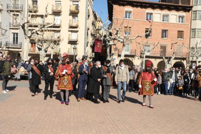 La corporació, amb el bisbe Joan Enric Vives, va iniciar la jornada amb una visita al santuari del Sant Crist.