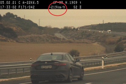 Imagen del radar del conductor sancionado cuando circulaba a 219 km/h por la A-22 en Lleida. 