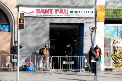 Exterior del Gimnàs Social Sant Pau , donde sucedió el ataque, que fue evitado por el vigilante.