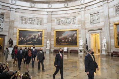 Varios senadores a su llegada a la Cámara para la celebración del segundo juicio político contra el expresidente Donald Trump.