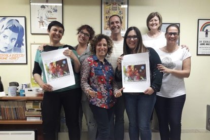 Foto de família de l’equip de l’escola d’estiu Jaume Miret, que celebra mig segle.