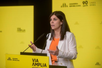 La portavoz de ERC, Marta Vilalta, en rueda de prensa en la sede del partido este lunes.