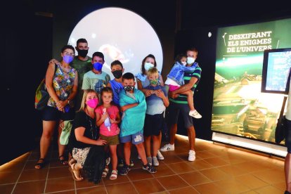 Las Lágrimas de San Lorenzo se pudieron observar ayer desde el Centre d’Observació de l’Univers d’Àger, que recibió la visita de muchos curiosos.