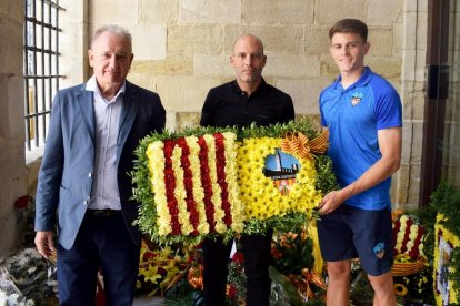 El Lleida hizo ayer su ofrenda con motivo de la Diada.