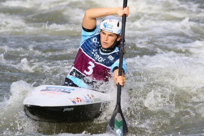 Maialen Chourraut durant la final de K1 a Pau, on acaba la Copa del Món d’eslàlom.