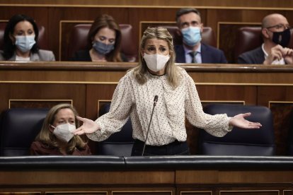 La ministra de Treball, Yolanda Díaz, ahir en el ple del Congrés.