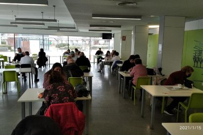 Imagen del interior de la cafetería del Arnau.