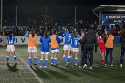 L’equip va agrair al final del partit el suport del públic, que va omplir el camp.