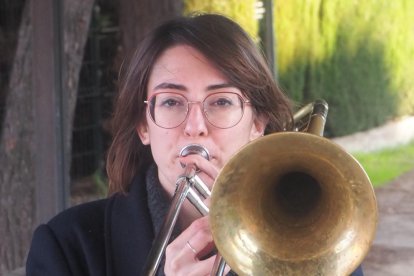 La trombonista Joana Cebolla y la cantante Susana Sheiman.