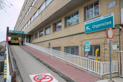 Acceso al Hospital Infantil Miguel Servet de Zaragoza.