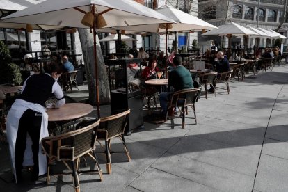 La hostelería podrá abrir hoy en Extremadura y Castilla-La Mancha.