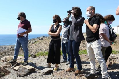 Teresa Jordà durant la visita del Parc Natural de Cap de Creus