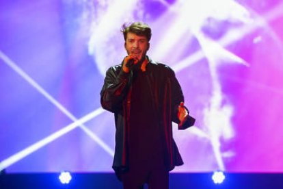 Blas Cantó interpretant 'em quedaré'